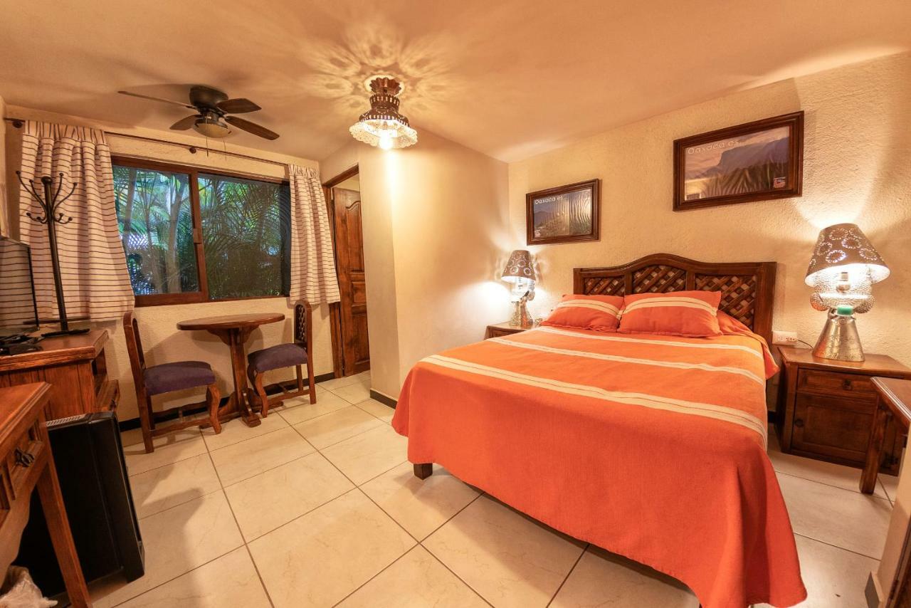 Hotel Casa Yunenisa Oaxaca ภายนอก รูปภาพ